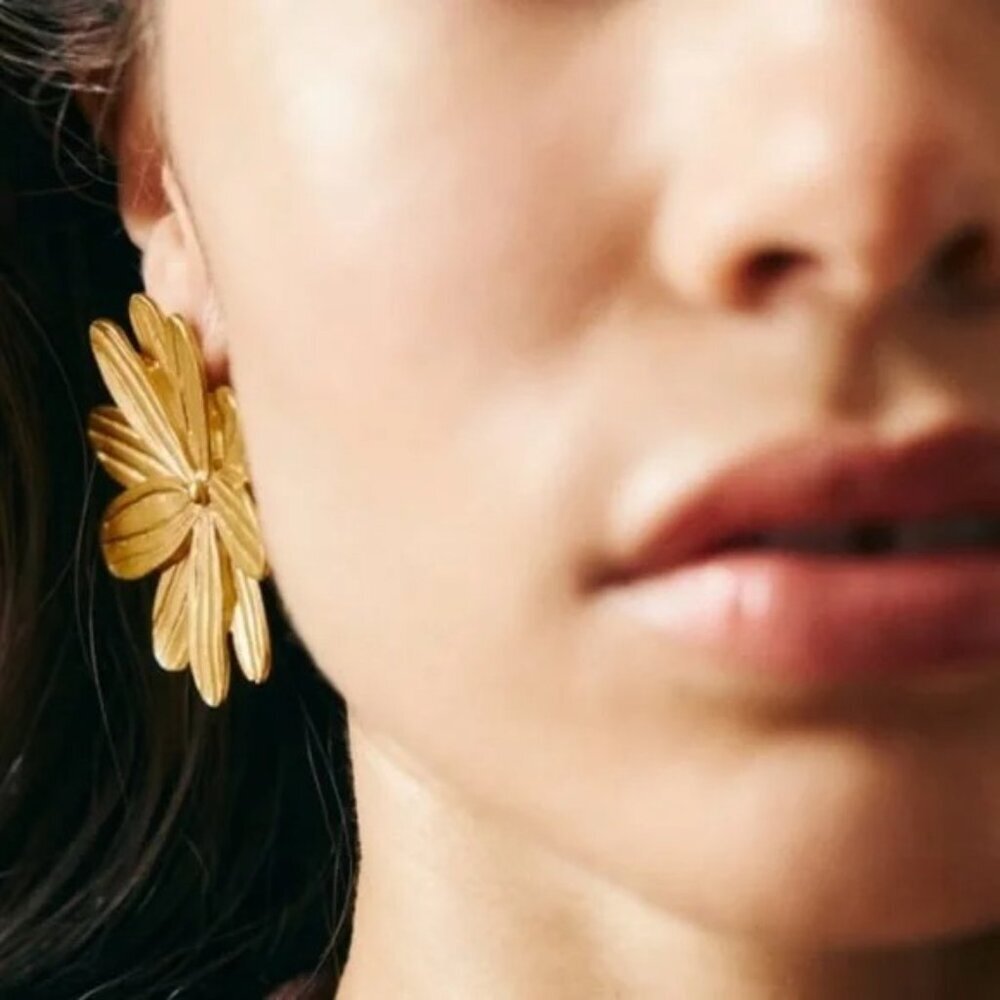 Zara FLOWER EARRINGS Limited edition NWT